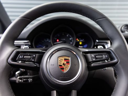Certified 2026 Porsche Macan AWD/4WD image 14