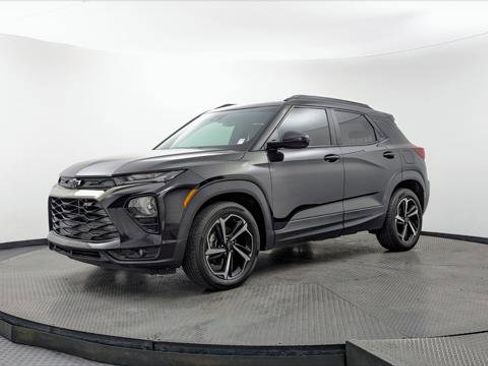Used 2023 Chevrolet TrailBlazer RS w/ Convenience Package FWD image 2