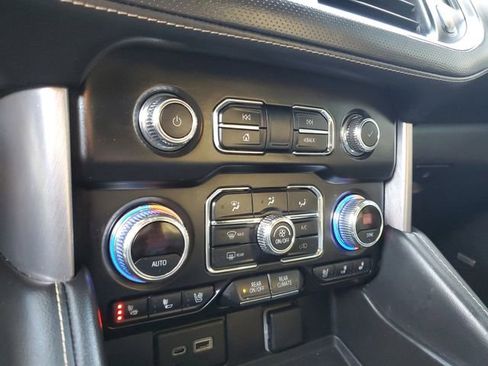 Used 2022 GMC Yukon SLT w/ SLT Luxury Package image 22