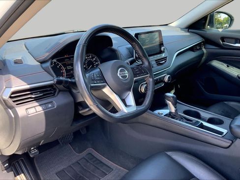 Used 2022 Nissan Altima 2.5 SR w/ Midnight Edition Package FWD image 18