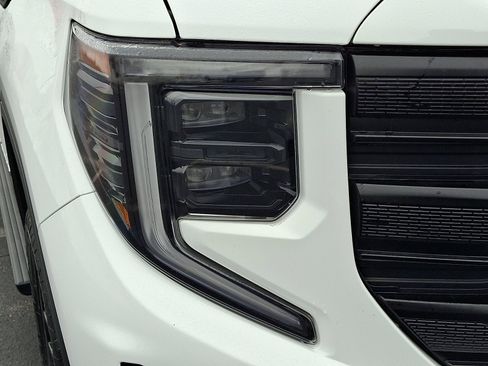 Used 2023 GMC Sierra 1500 Pro w/ Graphite Edition image 9