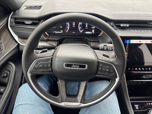 New 2026 Jeep Grand Cherokee Limited image 14