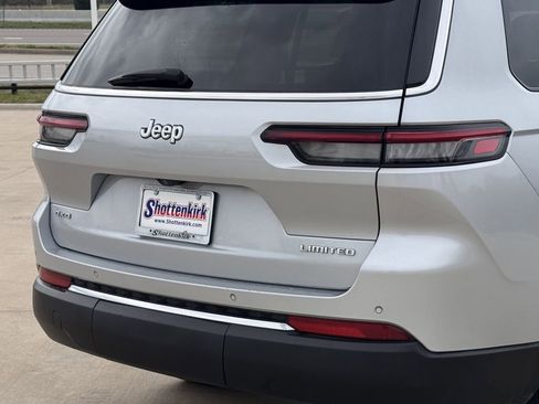 Used 2024 Jeep Grand Cherokee L Limited w/ Luxury Tech Group II image 6