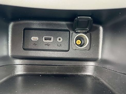 Used 2023 Chevrolet Equinox LS FWD image 31
