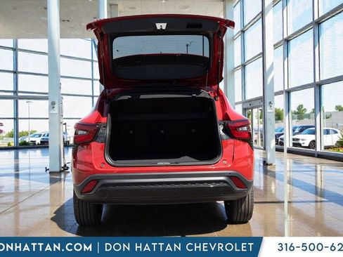New 2026 Chevrolet Trax RS w/ Sunroof Package FWD image 27