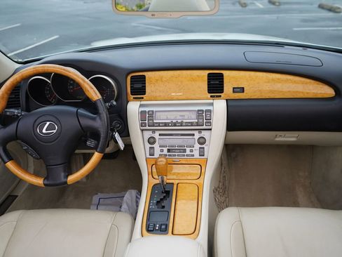 Used 2002 Lexus SC 430 Convertible image 19