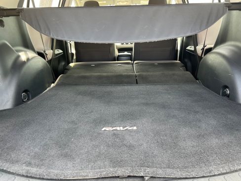 Used 2015 Toyota RAV4 LE AWD/4WD image 12
