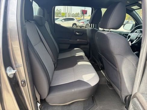 Used 2023 Toyota Tacoma TRD Sport w/ Advanced Technology Package image 13