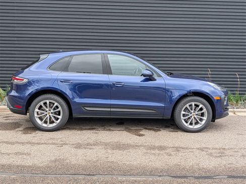 Used 2025 Porsche Macan image 25