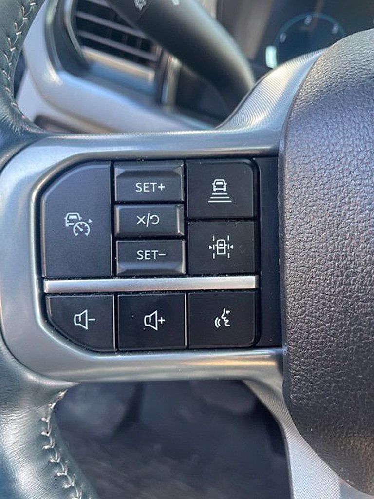 Used 2024 Ford F350 Limited w/ FX4 Off-Road Package AWD/4WD image 11