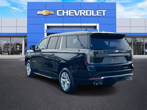 Certified 2025 Chevrolet Suburban Premier image 5