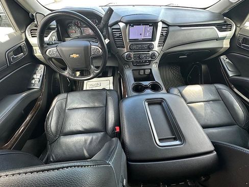 Used 2019 Chevrolet Suburban LT AWD/4WD image 19