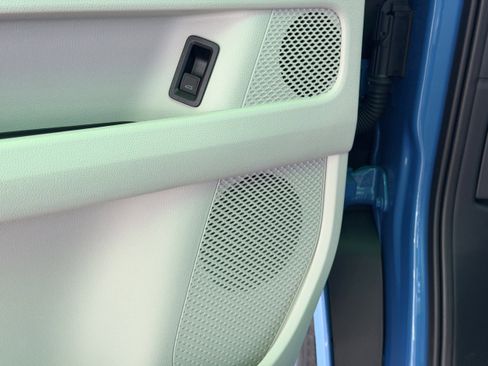 New 2025 Volkswagen ID. Buzz 1st Edition image 17