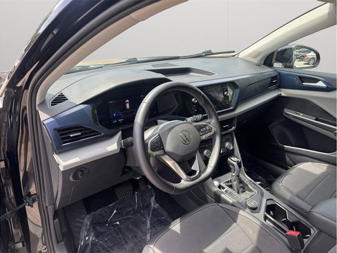 Used 2022 Volkswagen Taos SE image 6