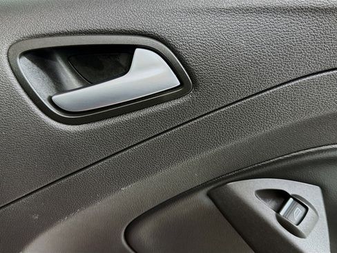 Used 2019 Ford Escape SE image 30