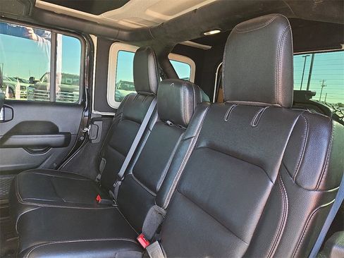 Used 2021 Jeep Wrangler Unlimited Rubicon w/ Trailer Tow Package image 19