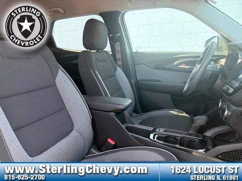 Used 2023 Chevrolet TrailBlazer LT w/ Convenience Package FWD image 12
