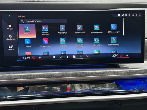 Used 2023 BMW i7 xDrive60 w/ Executive Package 2 AWD/4WD image 28