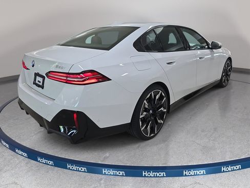 Used 2026 BMW 530i w/ M Sport Package RWD image 7