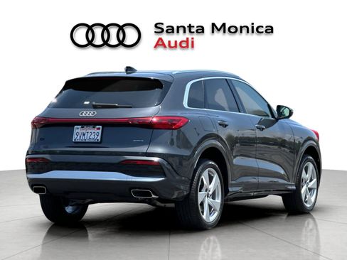 Used 2025 Audi Q5 Premium Plus w/ Premium Plus AWD/4WD image 2