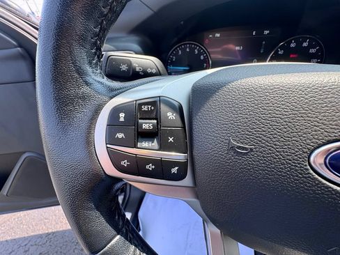 Used 2022 Ford Explorer Limited w/ Equipment Group 301A AWD/4WD image 16