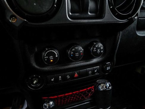 Used 2017 Jeep Wrangler Rubicon image 19