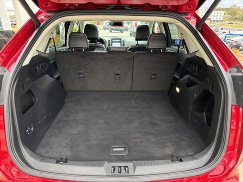 Used 2024 Ford Edge SEL w/ Convenience Package image 15