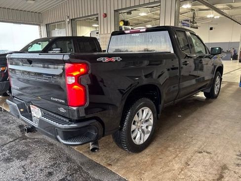 Used 2019 Chevrolet Silverado 1500 Custom w/ Custom Value Package AWD/4WD image 8