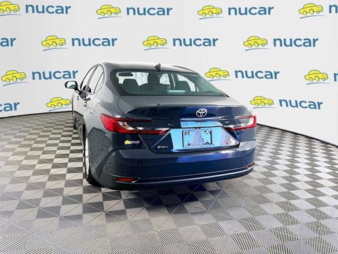 Used 2025 Toyota Camry LE FWD image 5