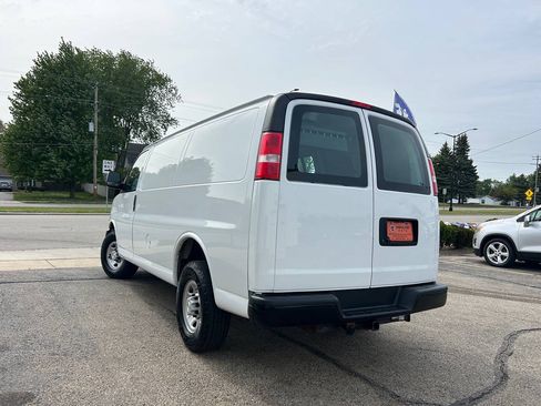 Used 2019 Chevrolet Express 2500 w/ Driver Convenience Package RWD image 6