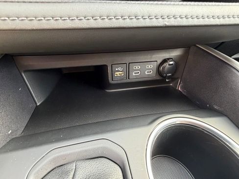 Used 2023 Toyota Highlander XLE image 27