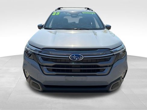 Used 2025 Subaru Forester Limited AWD/4WD image 2