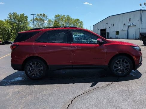 Used 2023 Chevrolet Equinox RS FWD image 3