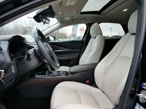 Used 2020 MAZDA CX-30 AWD w/ Premium Package image 3