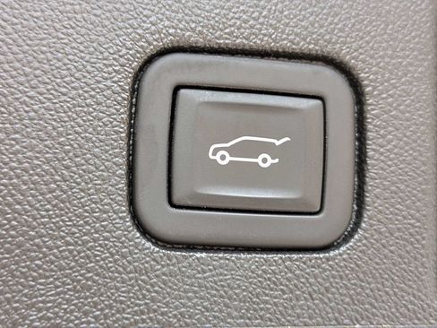 Used 2023 Chevrolet Equinox LT FWD image 14