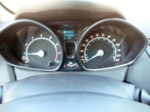 Used 2015 Ford Fiesta SE image 16