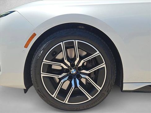 Used 2023 BMW 760i xDrive AWD/4WD image 21