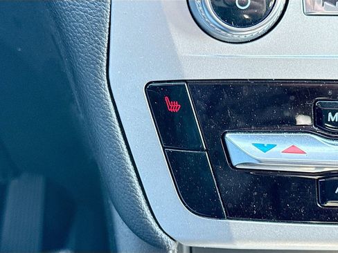 Used 2022 Ford Explorer XLT image 34