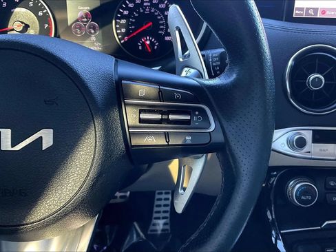 Used 2022 Kia Stinger GT1 RWD image 18