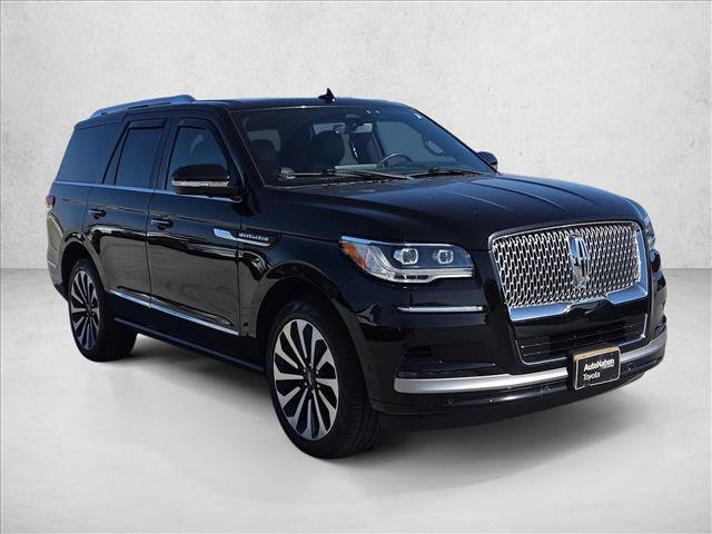 Used 2022 Lincoln Navigator Reserve AWD/4WD image 3