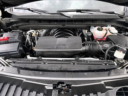 Used 2026 Chevrolet Suburban LT w/ Comfort Package RWD image 11