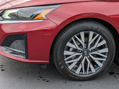 New 2025 Nissan Altima 2.5 SV image 9