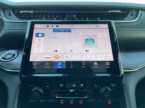 Used 2023 Jeep Grand Cherokee L Overland image 12