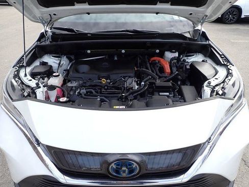 Certified 2021 Toyota Venza XLE image 13