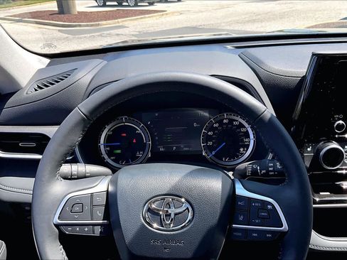 Used 2026 Toyota Highlander XLE AWD/4WD image 26
