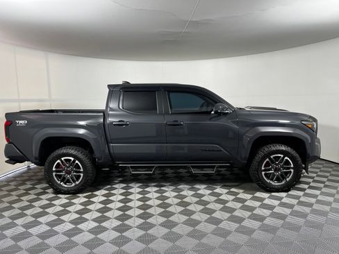 Used 2026 Toyota Tacoma TRD Sport AWD/4WD image 4