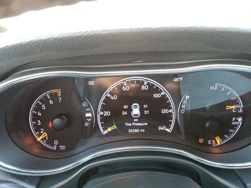 Used 2021 Jeep Grand Cherokee Laredo w/ Security & Convenience Group image 9