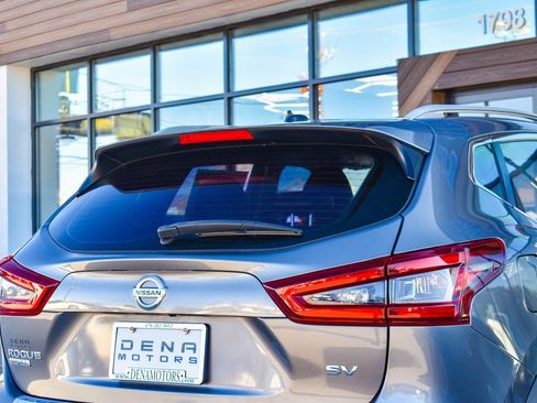 Used 2021 Nissan Rogue Sport SV w/ Technology Package image 13