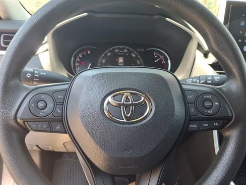 Used 2024 Toyota RAV4 XLE w/ Convenience Package FWD image 22