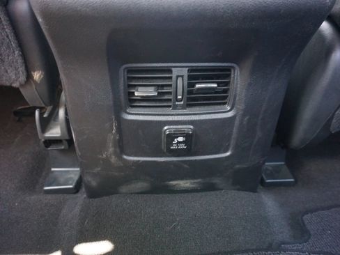 Used 2017 Nissan Titan SV RWD image 20